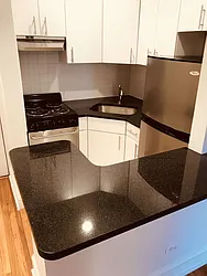 Rented by Metropolis Real Estate of Manhattan