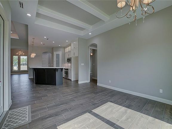 4th image of 3002 Wisteria Dr