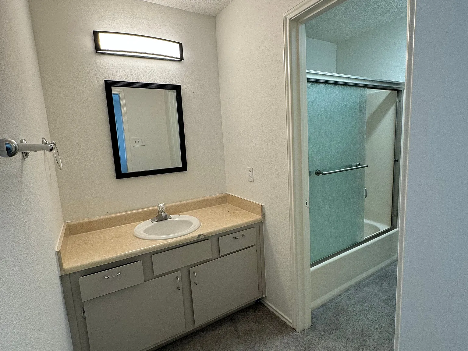 2 bed, 1.5 bath, $1,600 — Photo 3