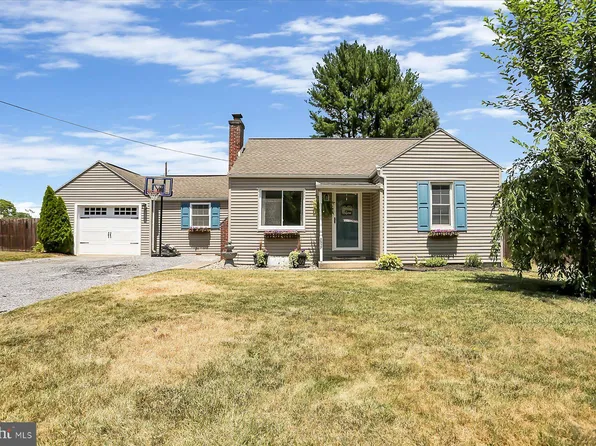 1517 Newville Rd, Carlisle, PA 17015