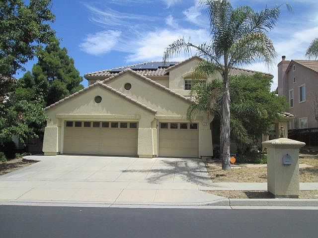 1st image of 5779 Capilano Dr