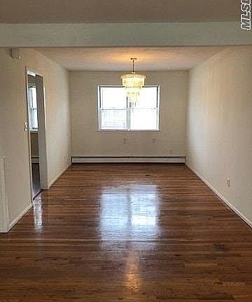 4th image of 31 Oakley Ave