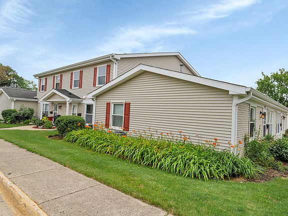 3rd image of 1308 Kingsbury Dr Unit B