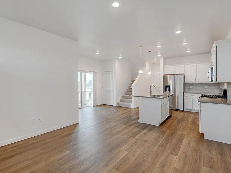 900 Andrews Crest Dr — Photo 8