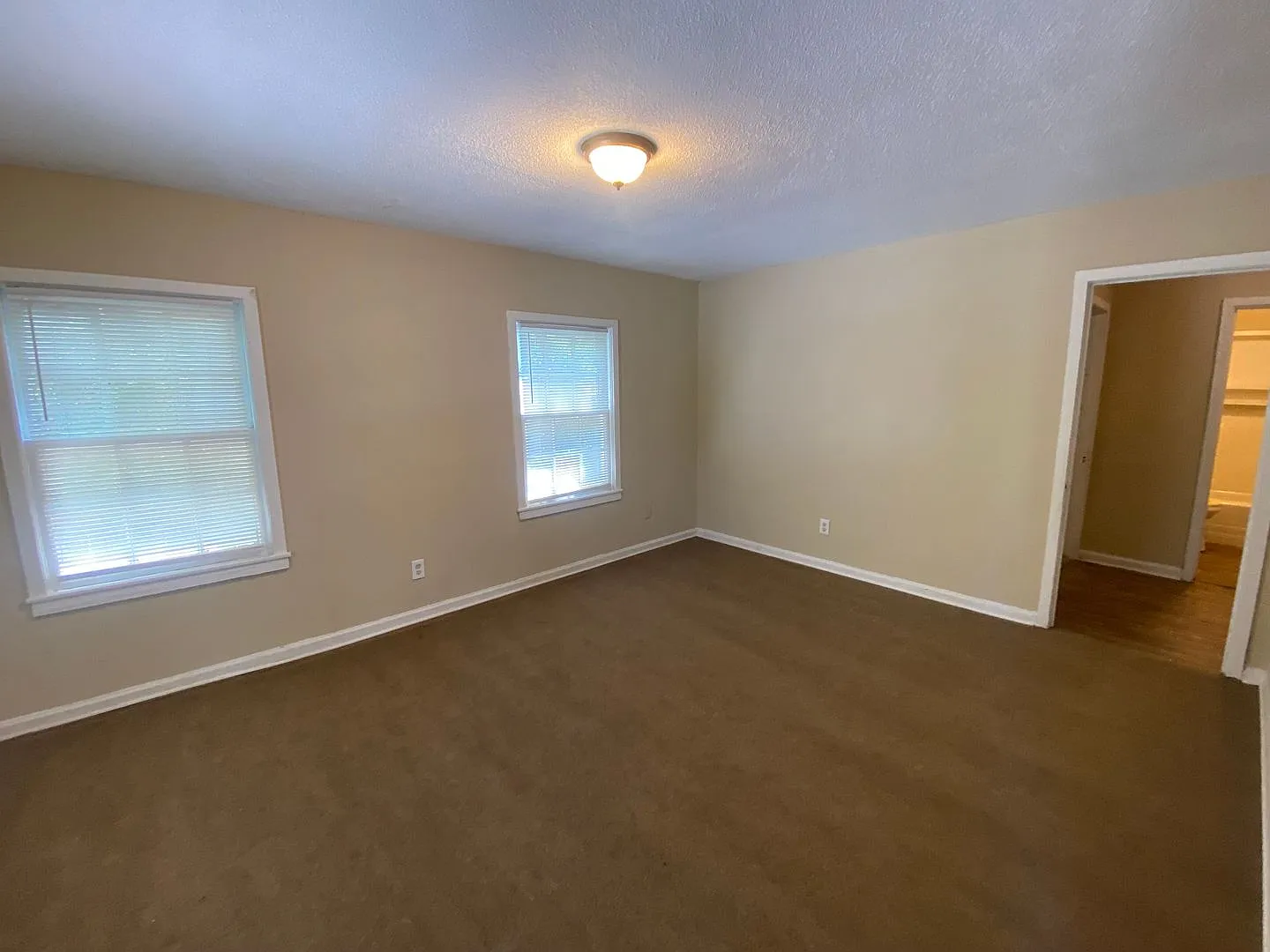 4 Bedroom / 2 Bathroom Home for Rent in Columbus, GA — Photo 3