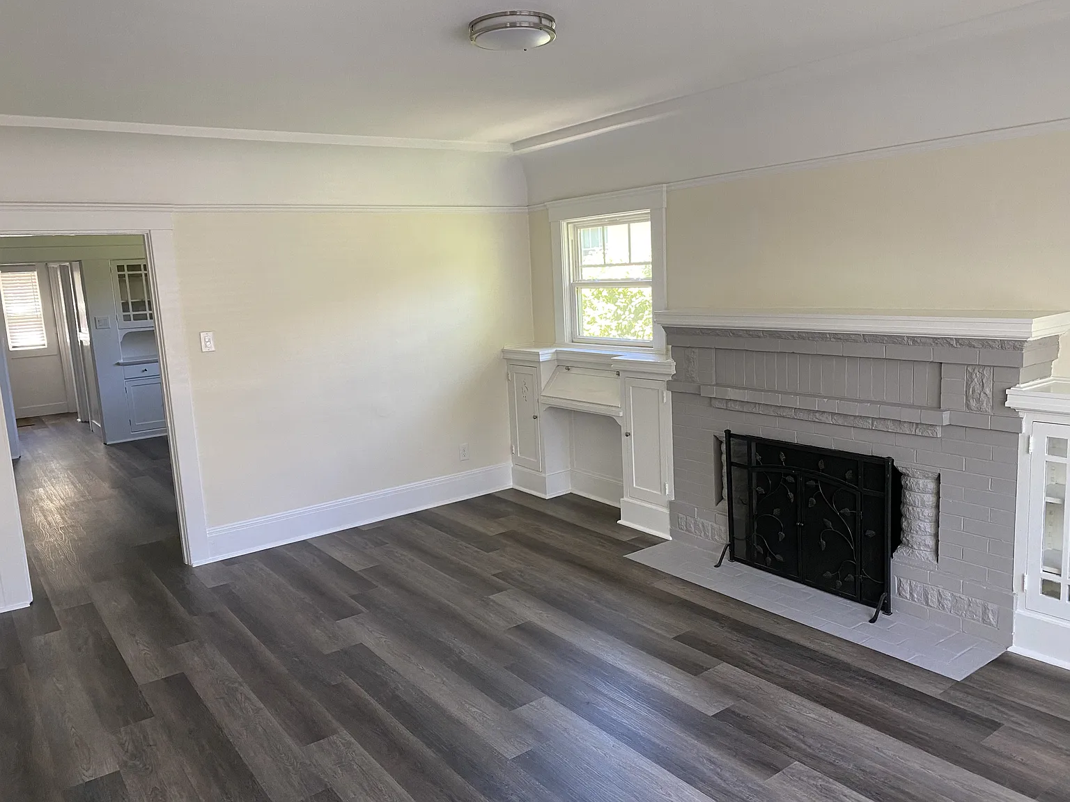 3 bed, 1.5 bath, 1253 sqft, $5,000 — Photo 3