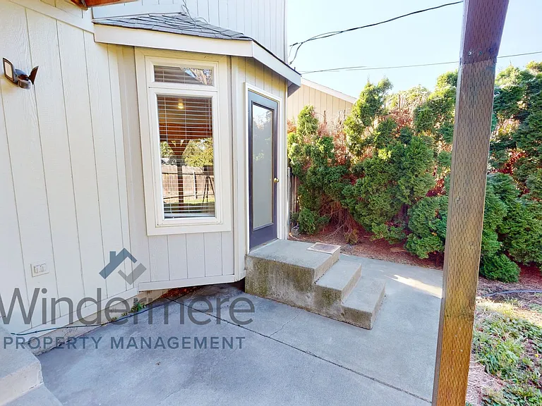 743 N Roosevelt St — Photo 15