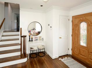 3 Garvey Pl, Glen Rock, NJ 07452