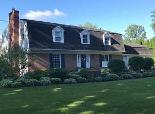 59 Van Voorhis Rd, Pittsford, NY 14534