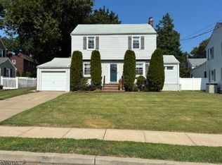 32 Burlington Rd, Clifton, NJ 07012
