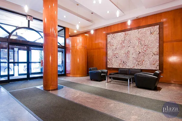 Rented by Plaza Real Estate Group | media 25