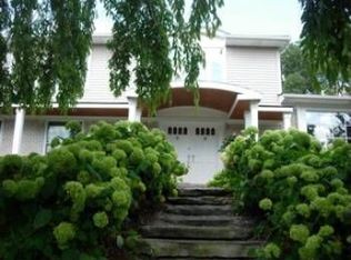 3120 Woodland Rdg, West Bloomfield, MI 48323