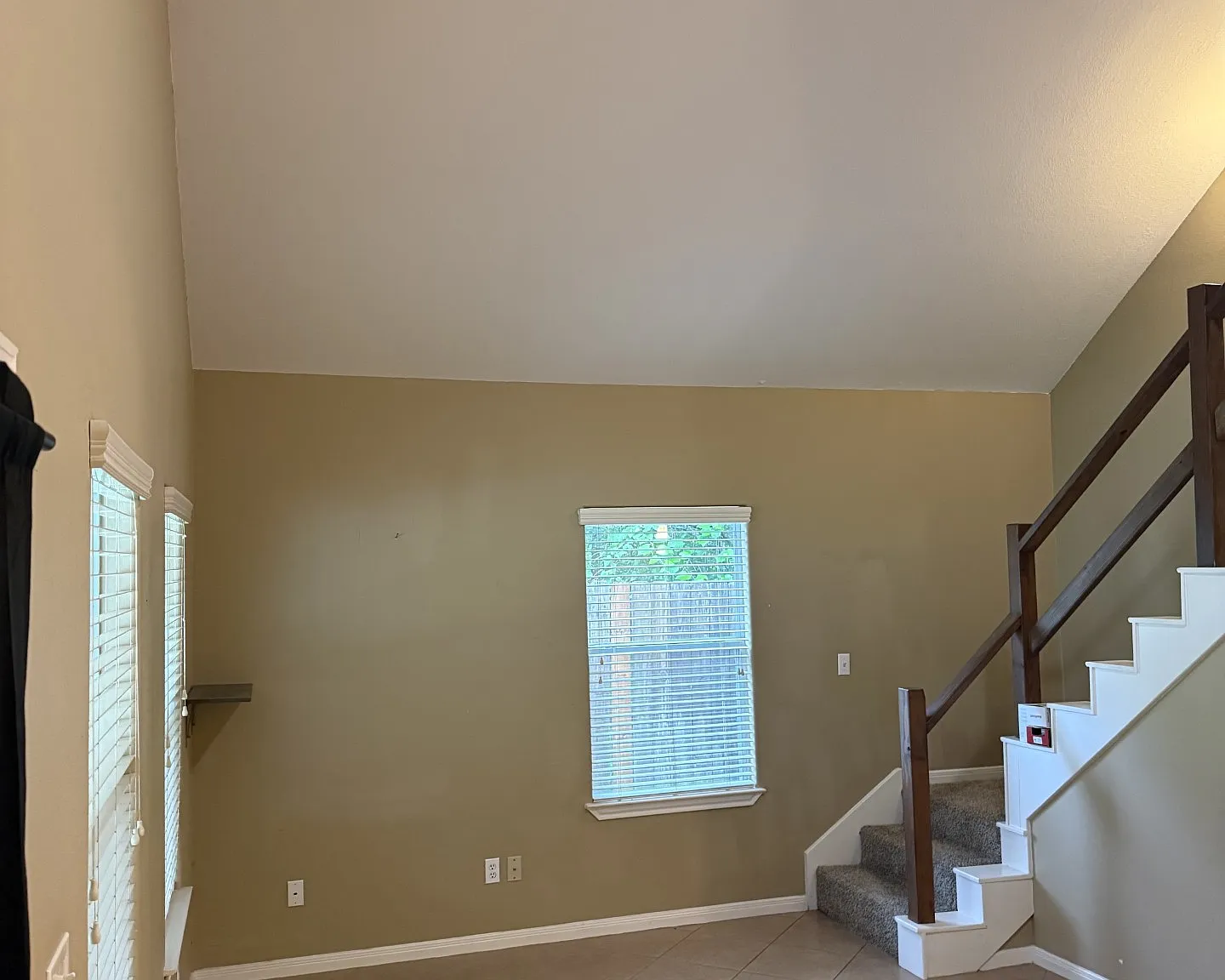 2 bed, 910 sqft, $1,350 — Photo 2