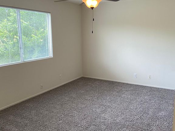 5th image of 2110 Deer Run Dr #B