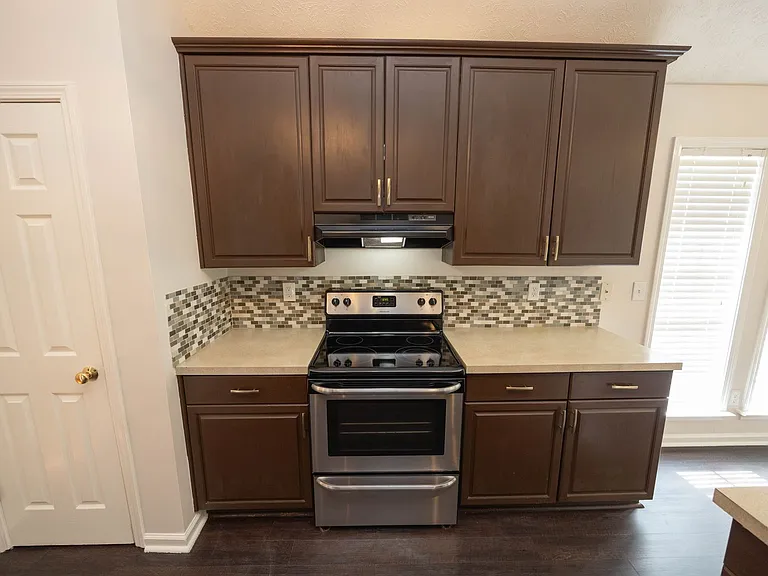8013 Copperfield Dr — Photo 5