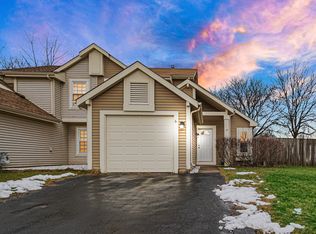 6 Copper Ct, Glendale Heights, IL