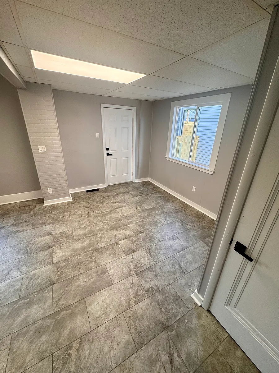 Building Photo - 1403 Maple St #1