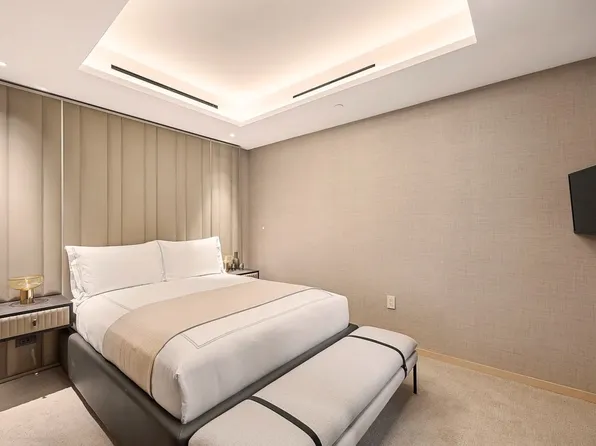 685 5th Avenue image 5 of 18