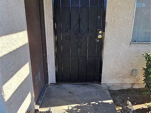 5th image of 4211 Mountain Dr APT 2