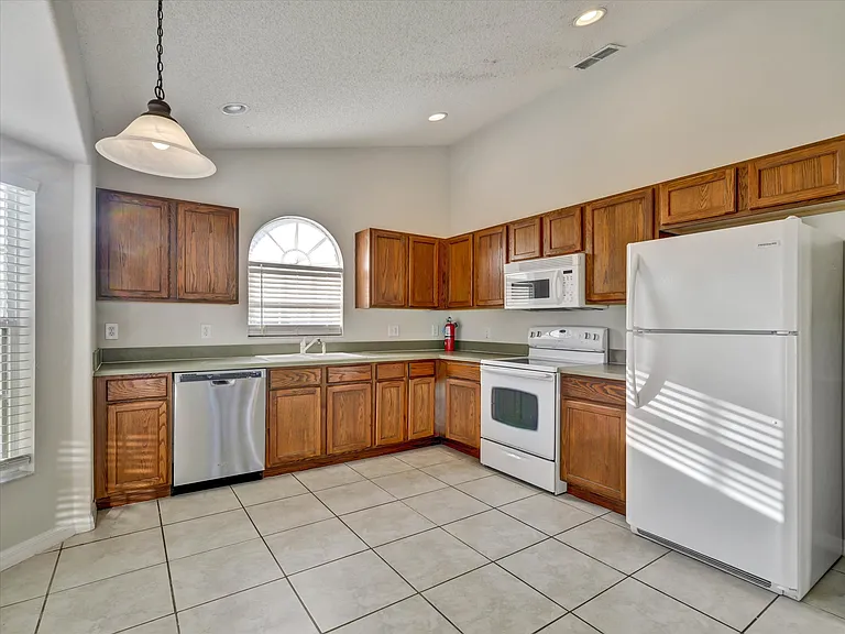 2508 Caliente Trail3856 Keyless Entry — Photo 3