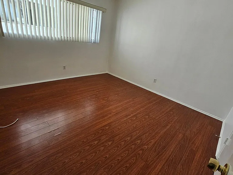 525 N Flores St #2 — Photo 16