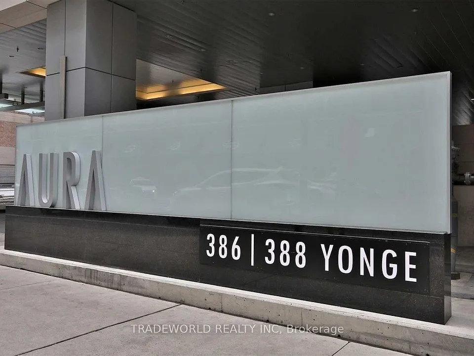 388 Yonge St #6902