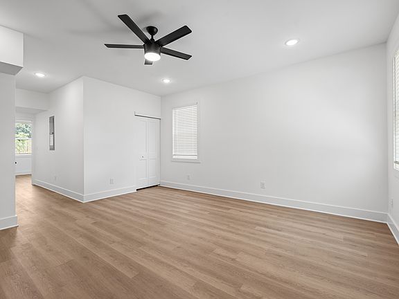 3rd image of 106 Giglio Way