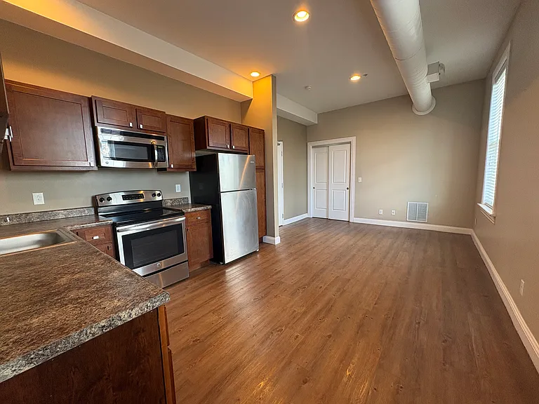 730 N Main St #201 — Photo 10
