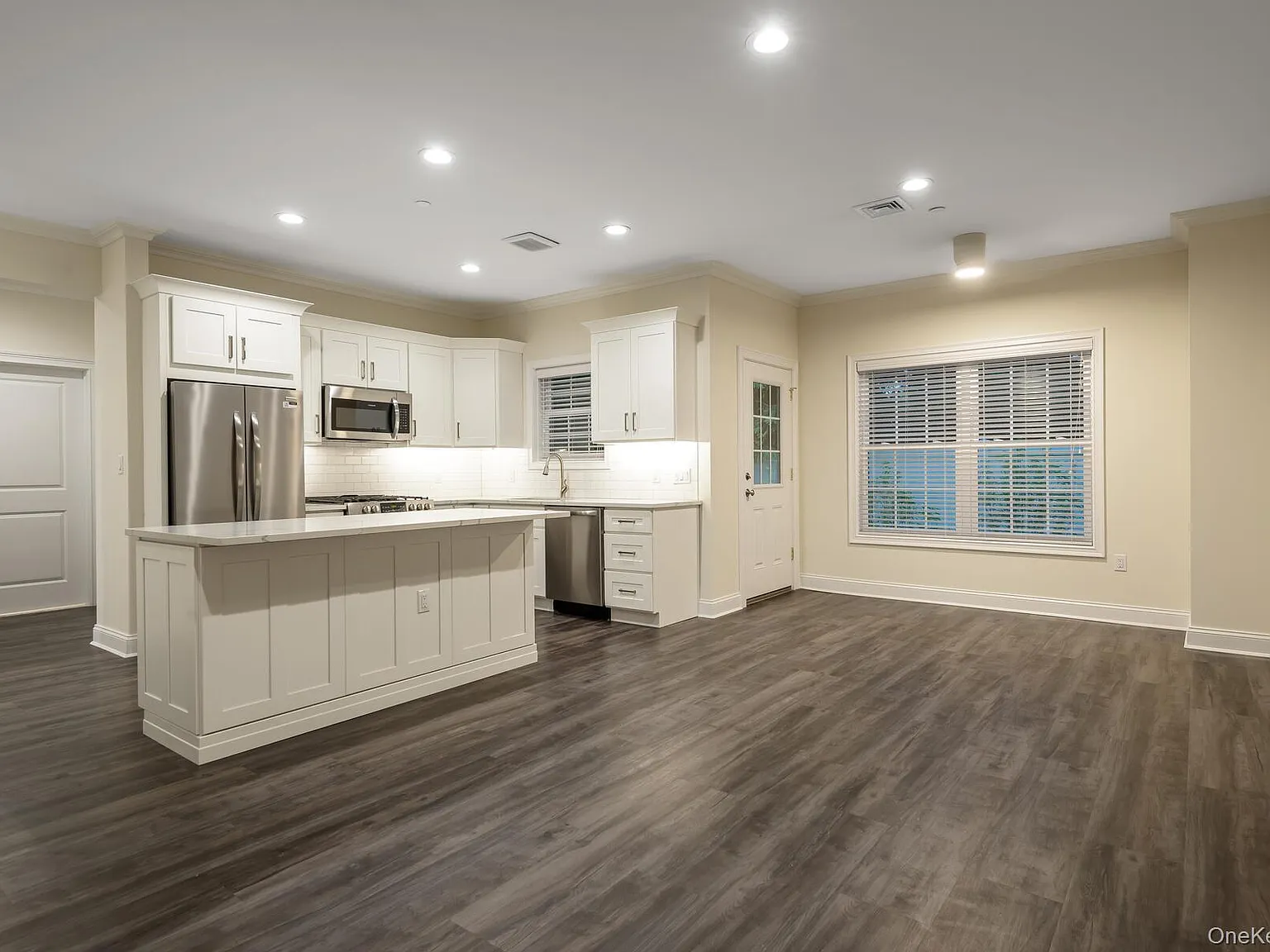 3 bed, 2.0 bath, $4,900 — Photo 2