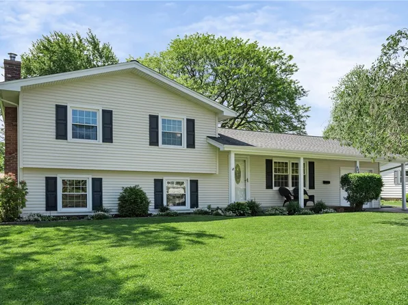 648 Meadowbriar Rd, Rochester, NY 14616