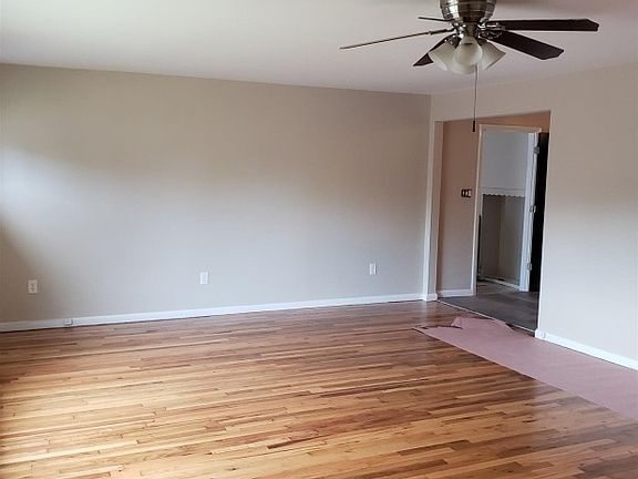 2nd image of 128 Yardboro Ave