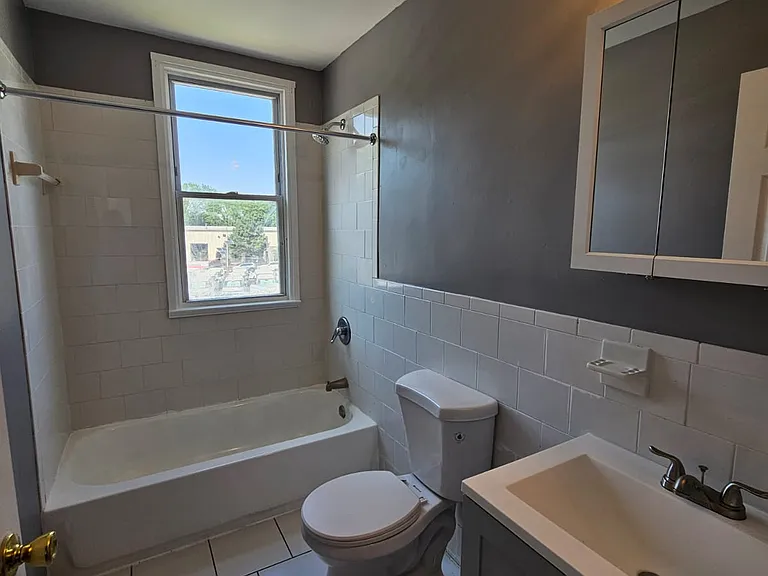 8 Hawthorne Ave #A2 — Photo 2