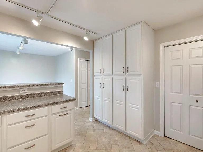 3821 S Cramer Cir — Photo 16
