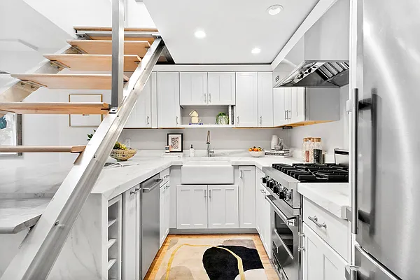 Sold by Casa Blanca Real Estate | media 2