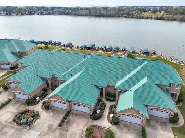 135 W Palm Blvd, Montgomery, TX 77356