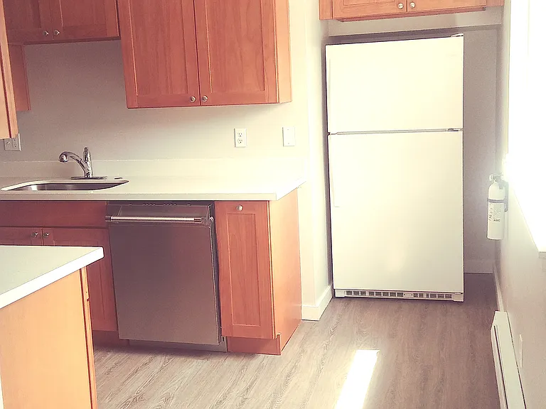 2518 E Pike St — Photo 5