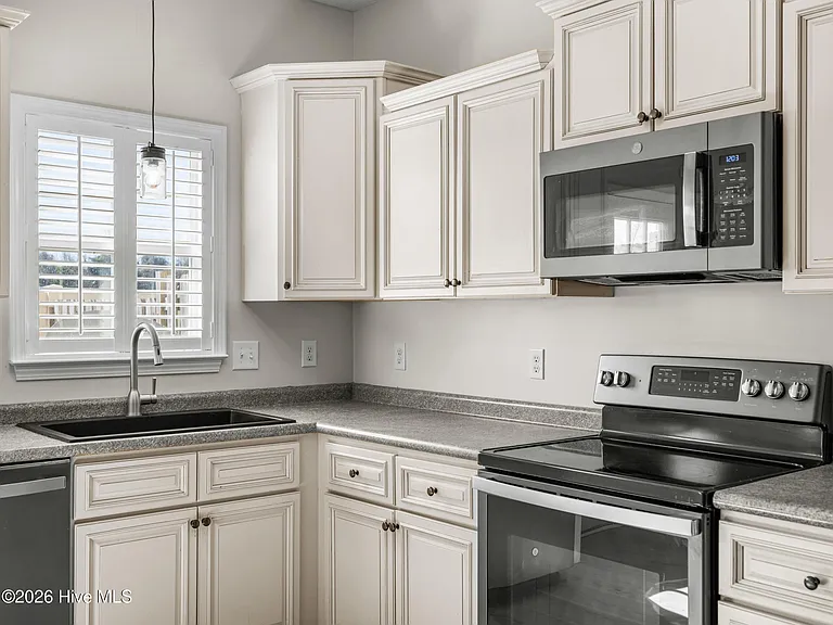 308 Winstead Loop — Photo 15