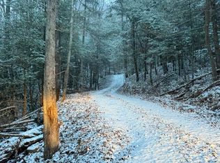 2 Holly Rd #CAVE, Campton, KY 41301