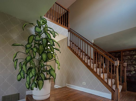 4th image of 2498 Acorn Dr