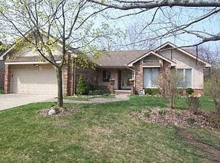 716 Ten Point Dr, Rochester Hills, MI 48309