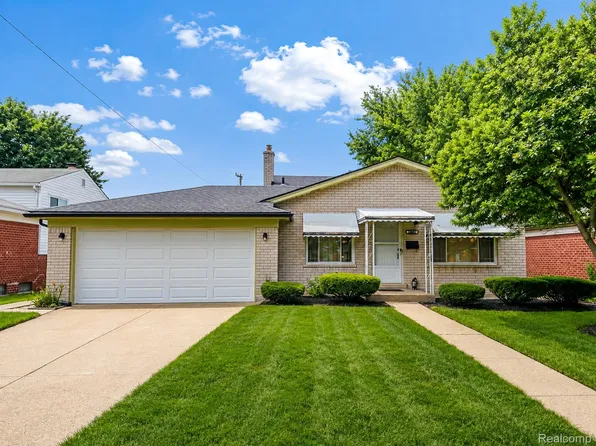 32812 Columbus Dr, Warren, MI 48088