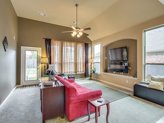 4th image of 5004 Blackwood Dr
