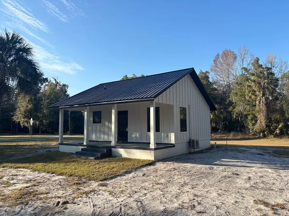 400 Grove St, Melrose, FL 32666