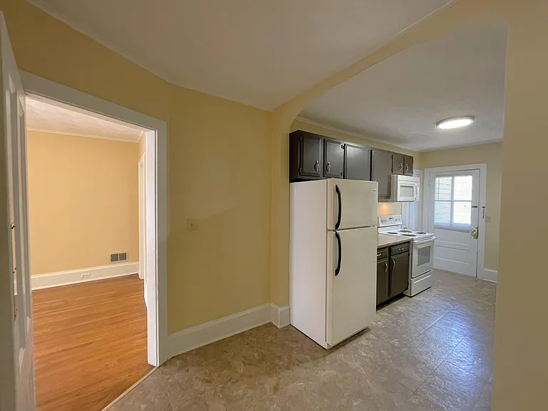 110-112 Elm St #112B — Photo 18