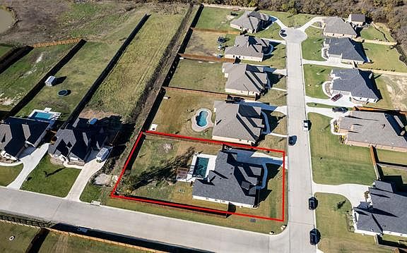 4th image of 9301 Hidden Pond Dr