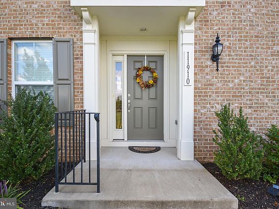 3rd image of 11910 Waterton Lake Ln