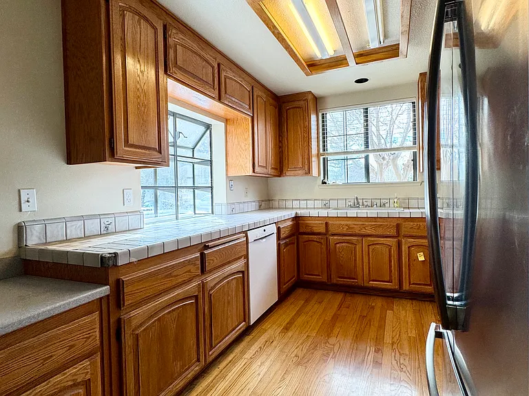 721 William Ct — Photo 9
