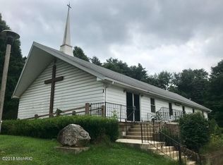 3174 Little Glendora Rd, Buchanan, MI 49107