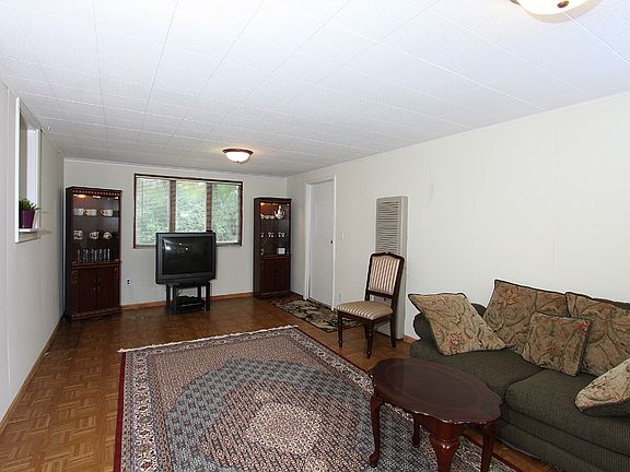 3rd image of 8825 Fremont Ave S