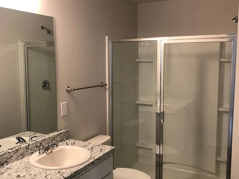 Master's bathroom